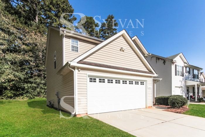 644 Stillgreen Ln - Photo 4 of 16