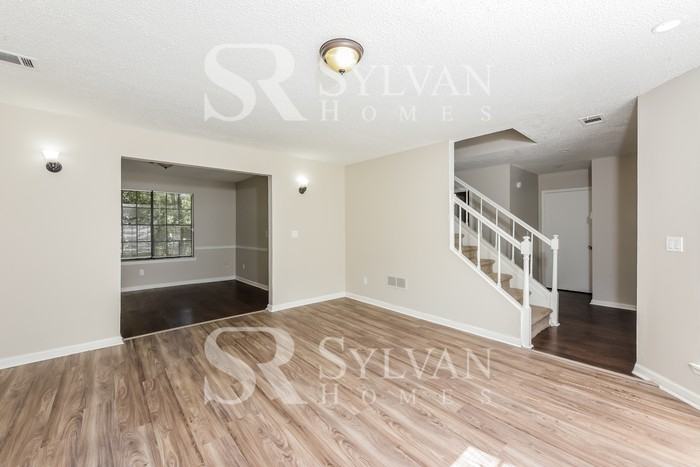 1078 Forest East Dr - Photo 5 of 16