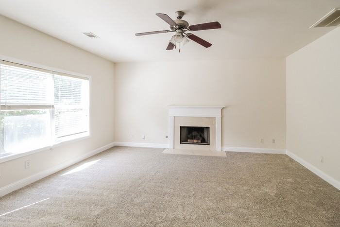 3951 Lucas Ln - Photo 3 of 15