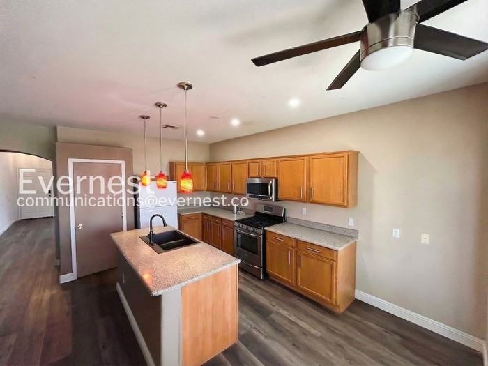 2701 Old Bear Canyon St - Photo 3 of 30