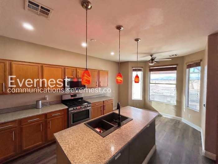 2701 Old Bear Canyon St - Photo 4 of 30