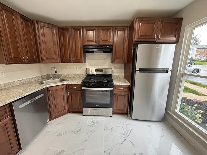 11 Van Buren Pl - Photo 5 of 32