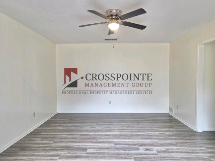 113 Queens Ct - Photo 4 of 19