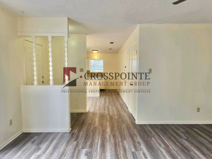 113 Queens Ct - Photo 5 of 19