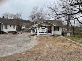 featured image of 576 S Oxford Ave