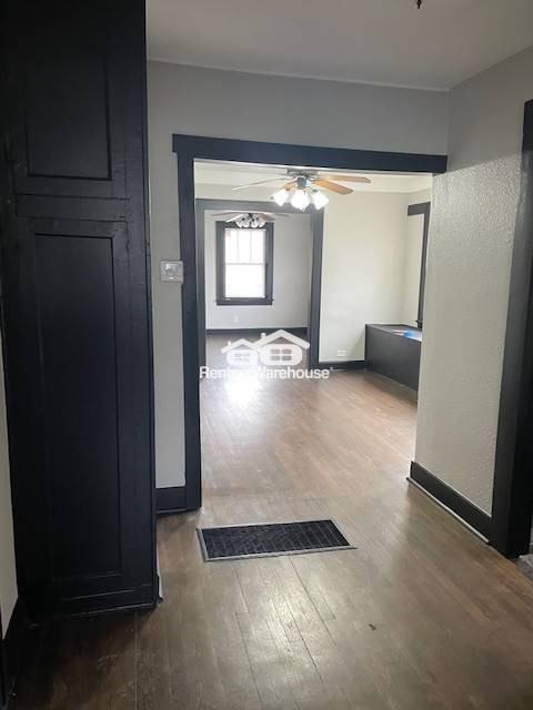 576 S Oxford Ave - Photo 5 of 10