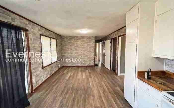 1816 Damon Cir - Photo 3 of 19