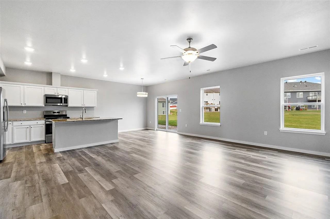 1435 Winterberry Ln #NA - Photo 6 of 19