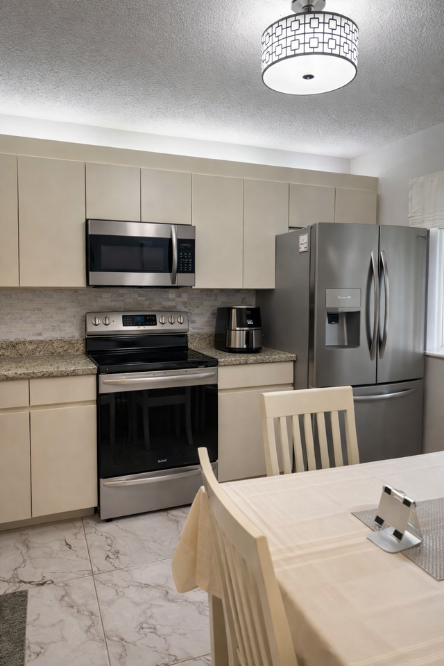 6698 N 10th Ave Avenue #116 - Photo 5 of 10