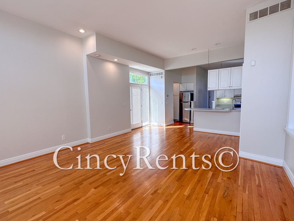 334 Kilgour St #1 - Photo 4 of 21