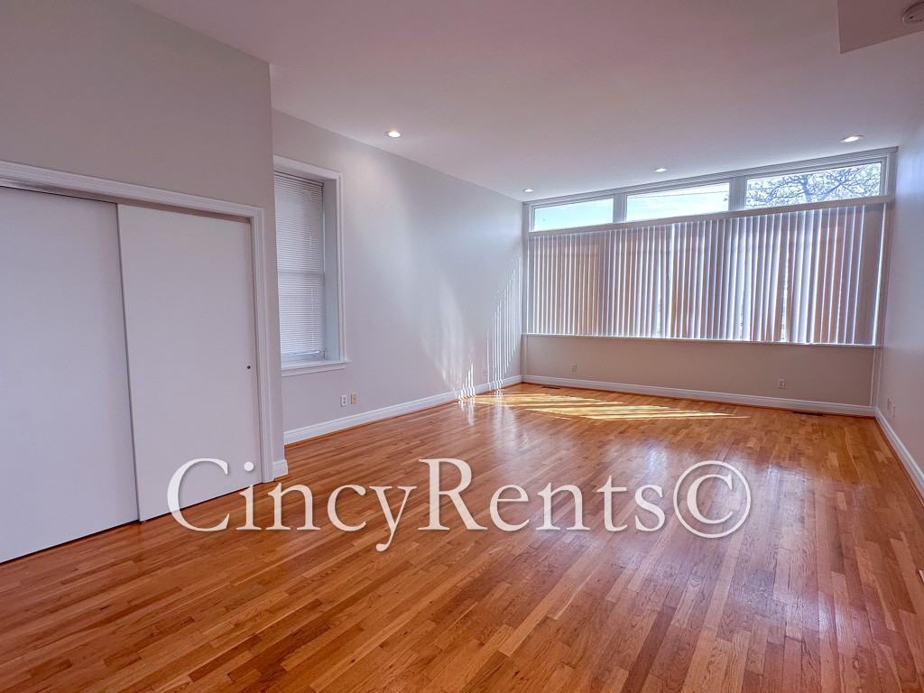 334 Kilgour St #1 - Photo 7 of 21