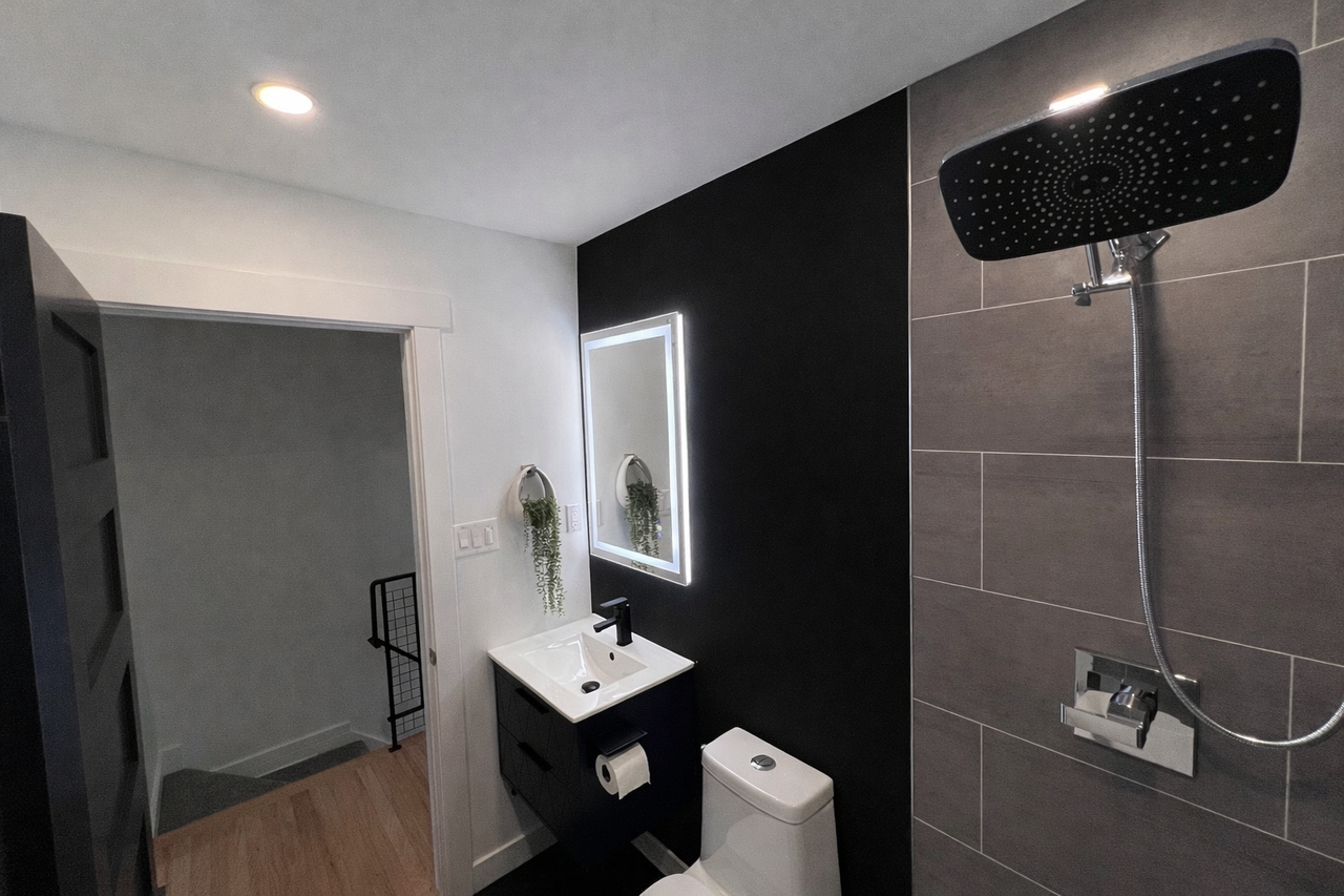 218 W 7th St #218 - Photo 5 of 21