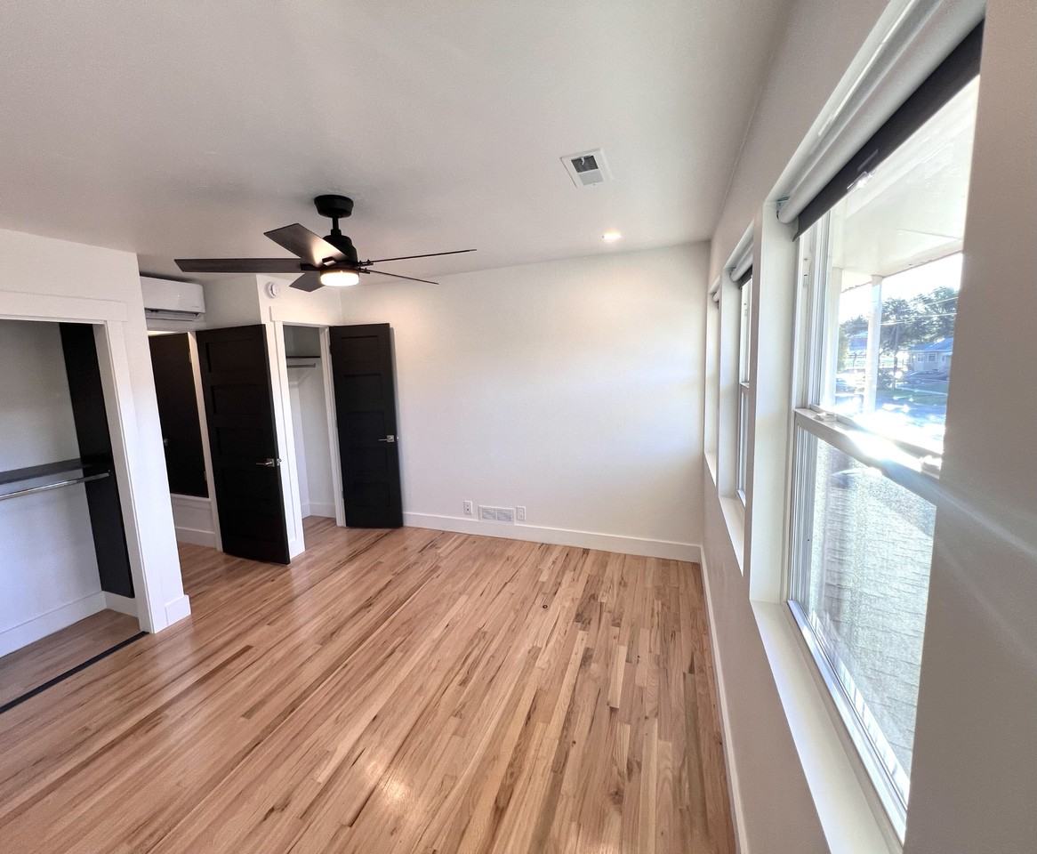 218 W 7th St #218 - Photo 6 of 21