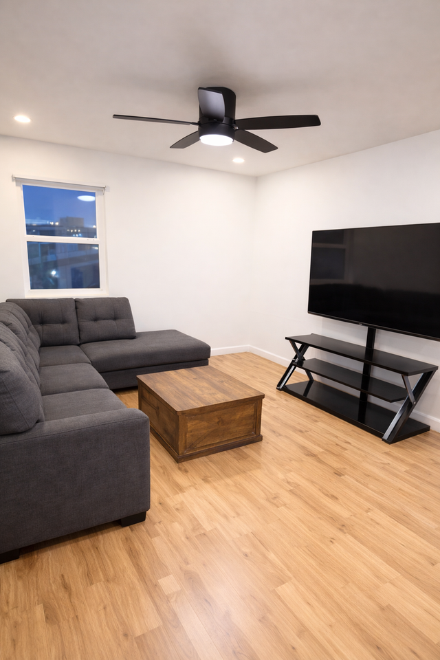 218 W 7th St #218 - Photo 7 of 21