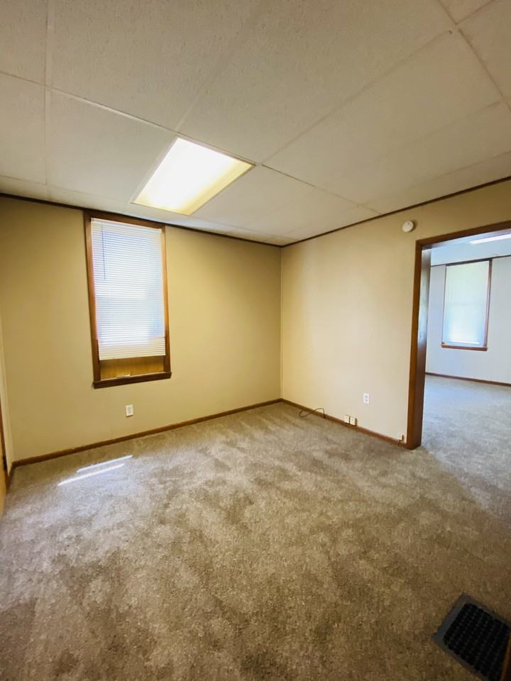 628 Garfield Ave Sw #NA - Photo 3 of 10