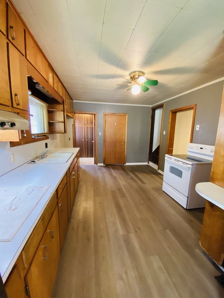 628 Garfield Ave Sw #NA - Photo 5 of 10