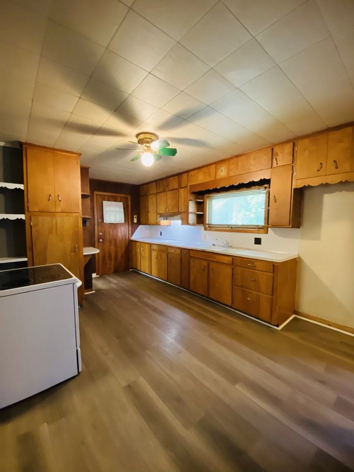 628 Garfield Ave Sw #NA - Photo 6 of 10