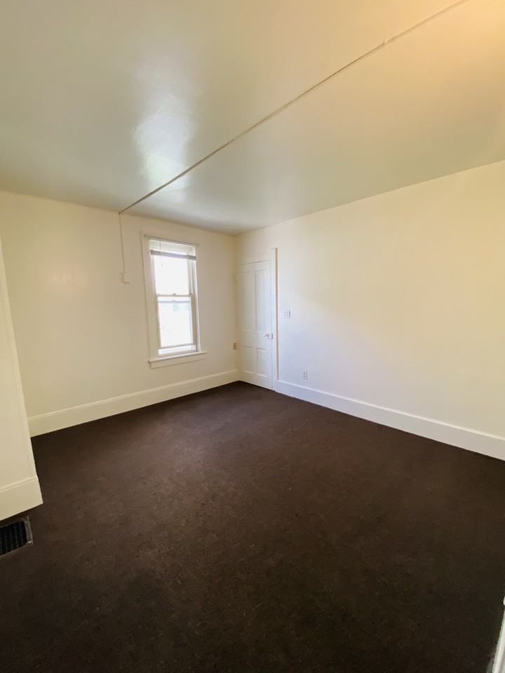 628 Garfield Ave Sw #NA - Photo 7 of 10