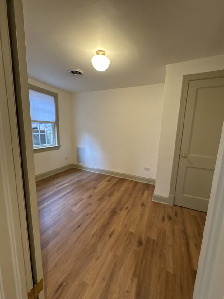 815 Locust Ave #B - Photo 7 of 21