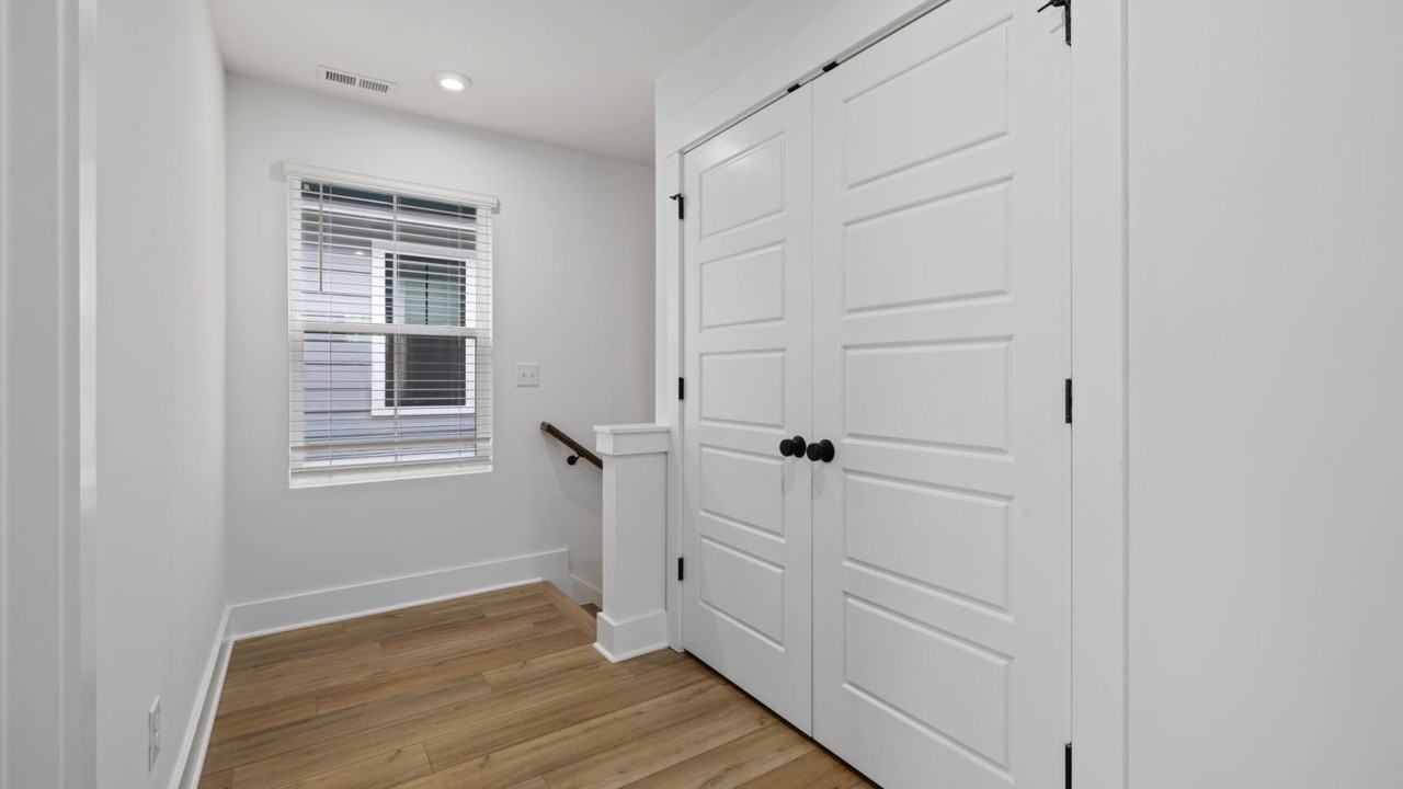 204 S Swain St #NA - Photo 7 of 20