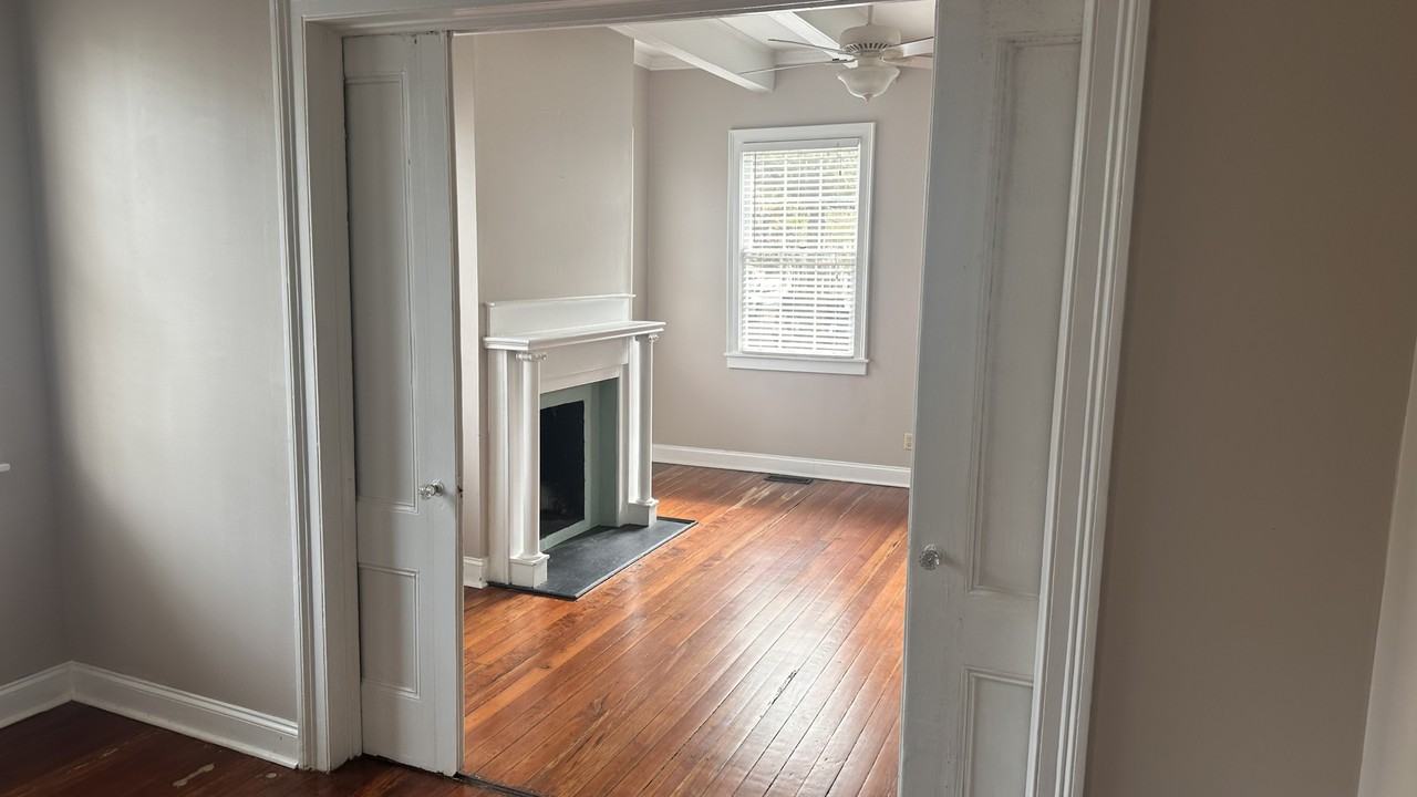 901 Jefferson St - Photo 7 of 20