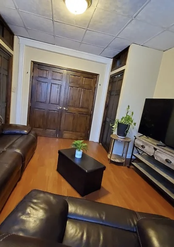 1117 23rd St #1 - Photo 2 of 20