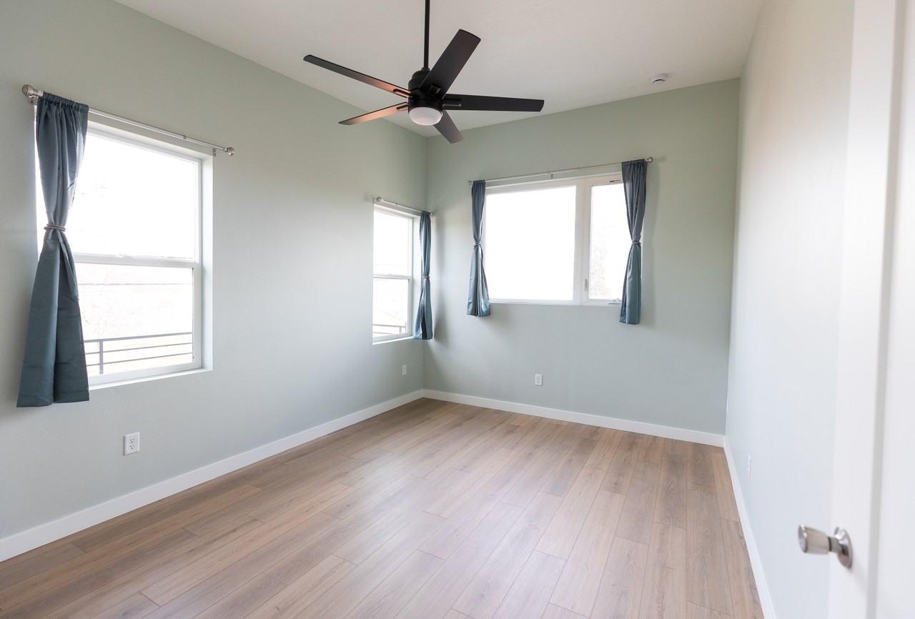 1350 S 300 E #B - Photo 7 of 34