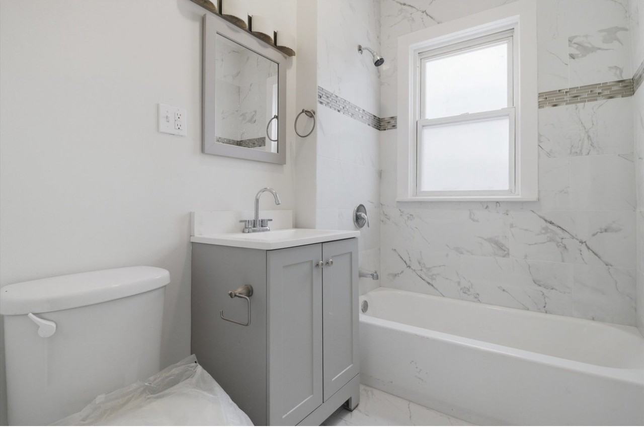 7700 S Saint Lawrence Ave #2 - Photo 7 of 12