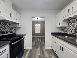featured image of 3129 Pontiac Dr #2B