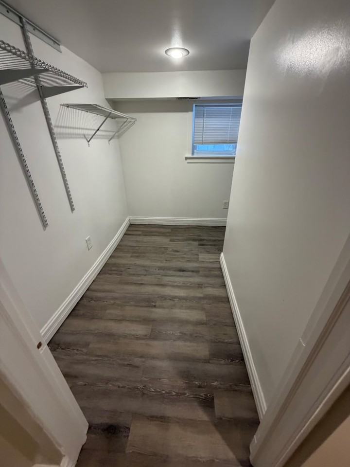 4946 West School Street #G - Photo 5 of 9