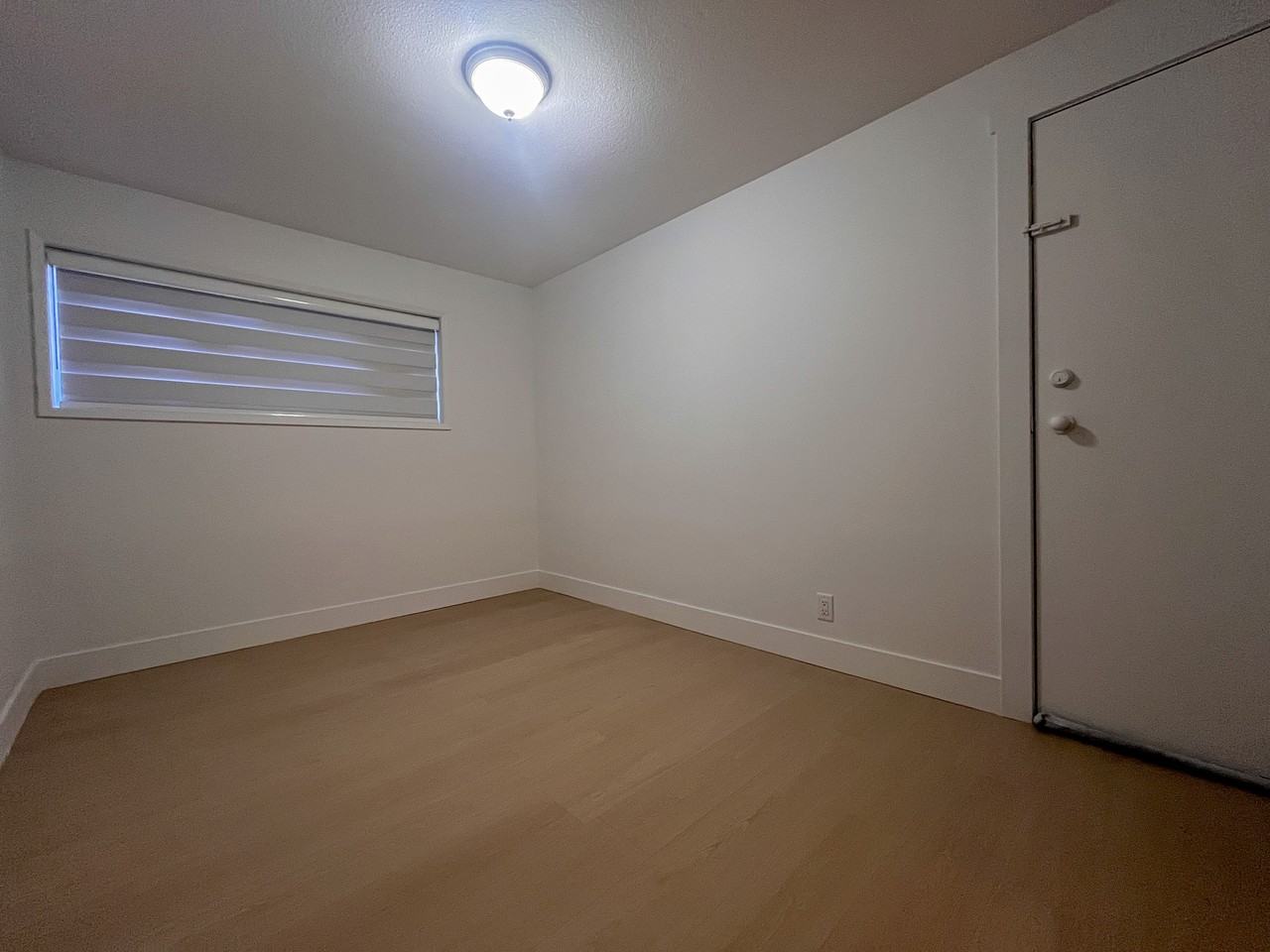 19900 55 A Avenue - Photo 7 of 14