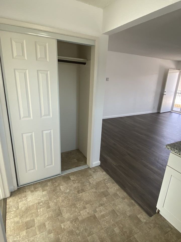 685 Iris Ave #40 - Photo 2 of 10