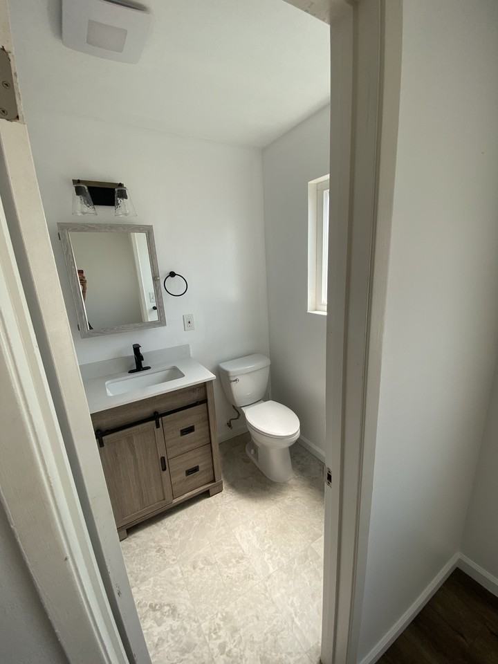 685 Iris Ave #40 - Photo 3 of 10