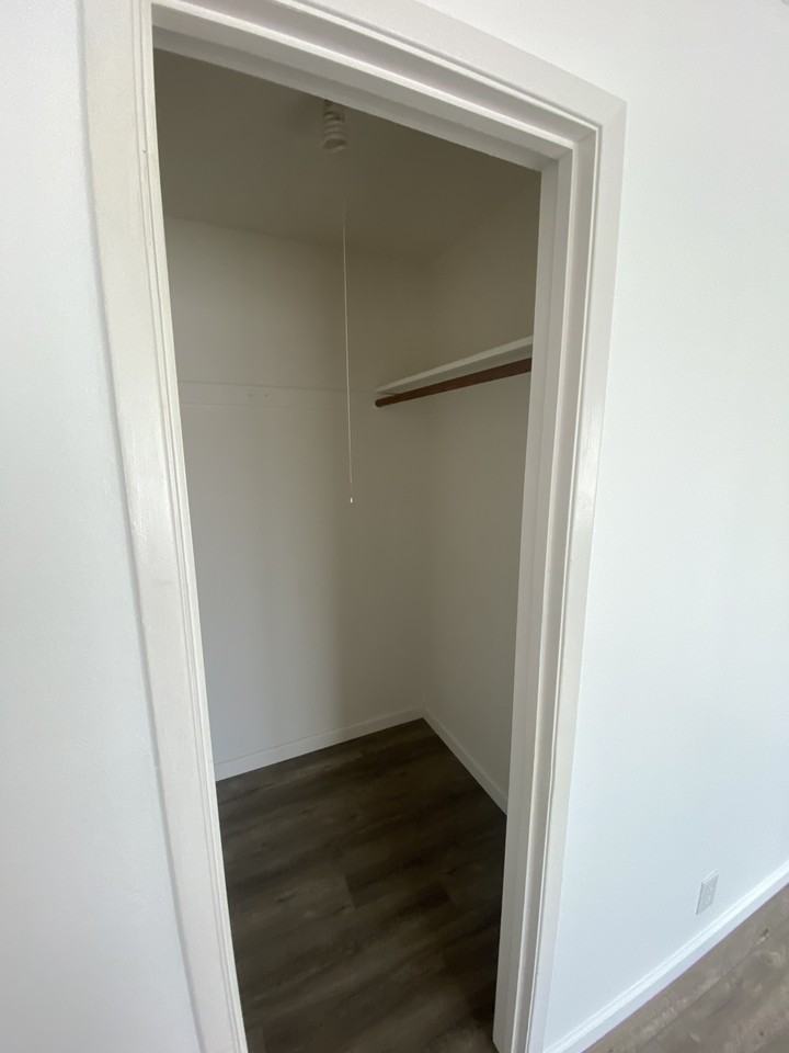 685 Iris Ave #40 - Photo 5 of 10