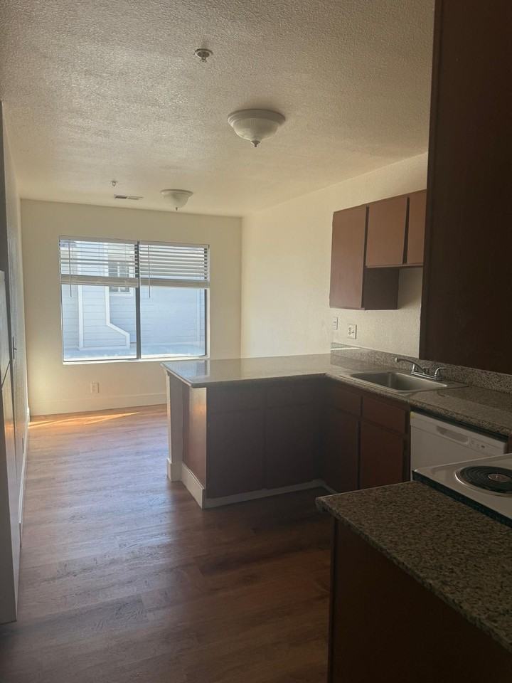 280 Flint Court - Photo 3 of 11