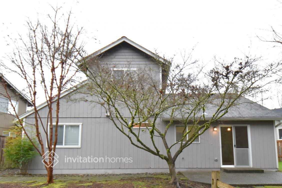 2427 S 354th St - Photo 2 of 4