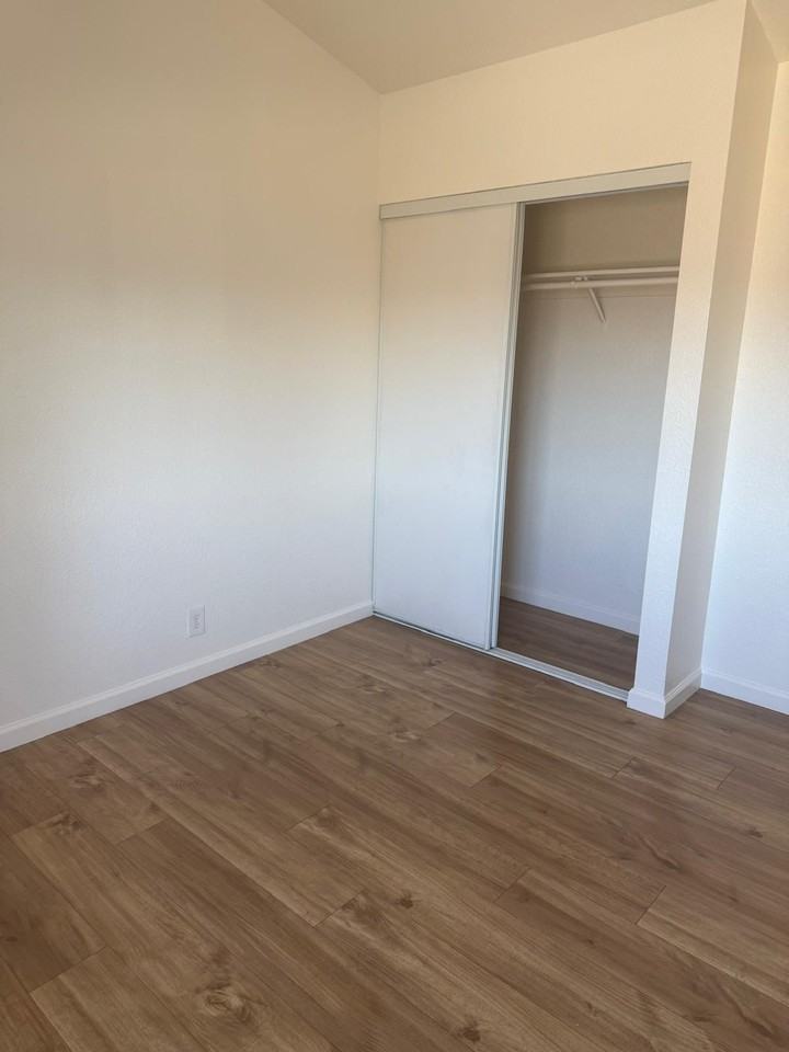 280 Flint Court - Photo 7 of 11