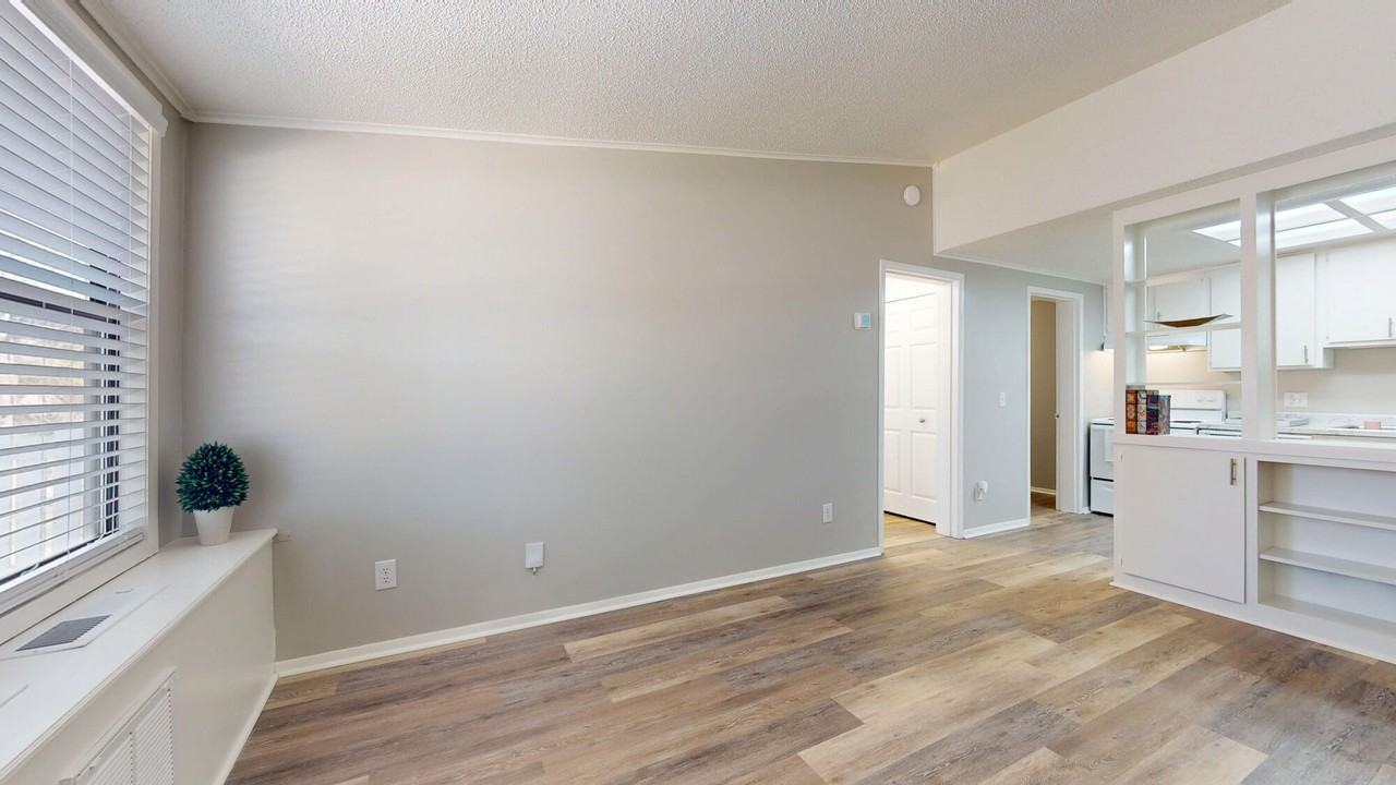 Canyon and Knox Landing Apartments - Photo 6 of 16