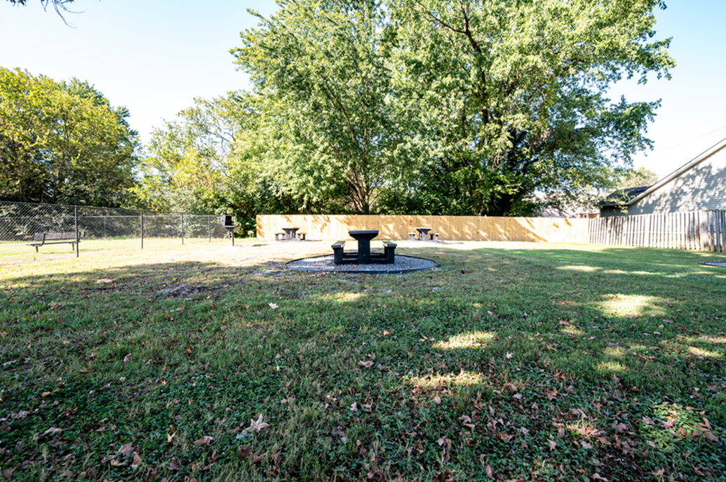 Canyon and Knox Landing Apartments - Photo 4 of 16