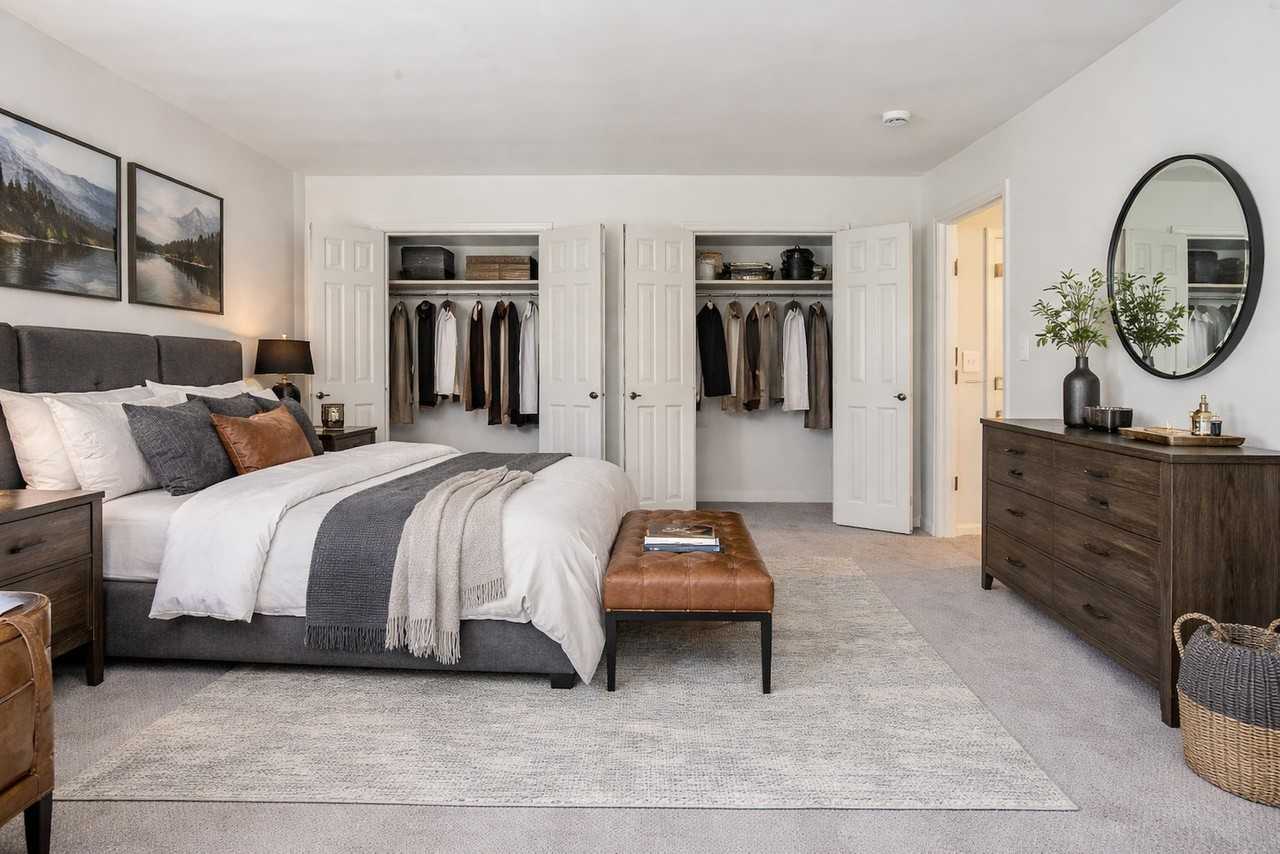 Brookstone - Photo 4 of 14