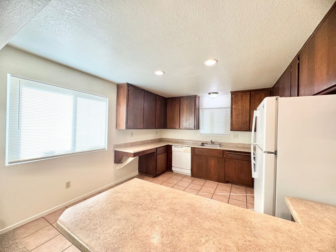 Graduate Gardens - Photo 5 of 36