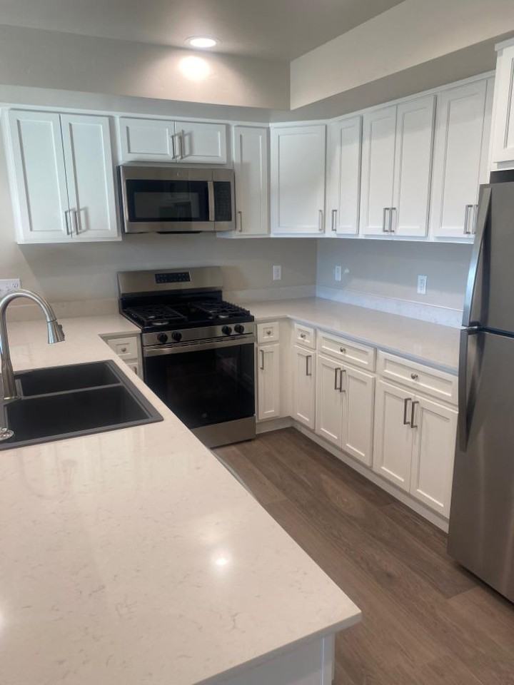 4431 Deveraux Pl Unit B - Photo 2 of 20