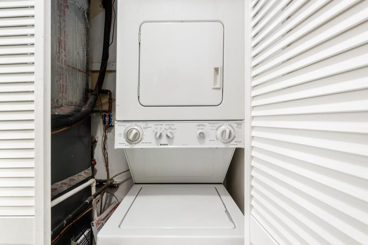 1621 F St Ne - Photo 5 of 7