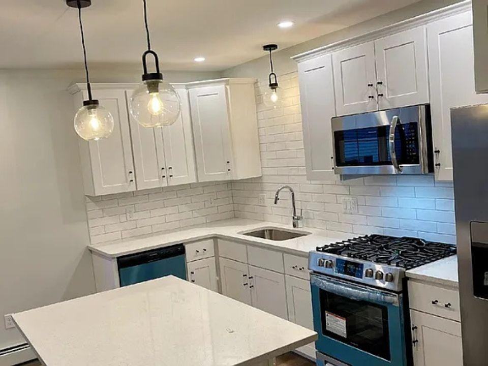 45 Hill St - Photo 6 of 20