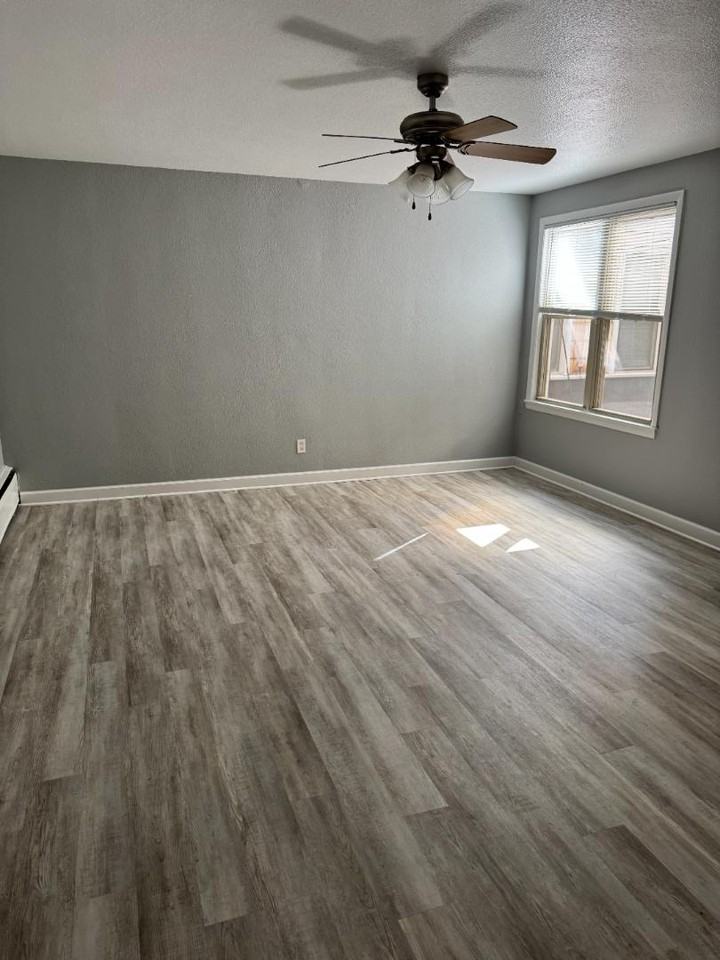 1021 N 8th St - Photo 2 of 3