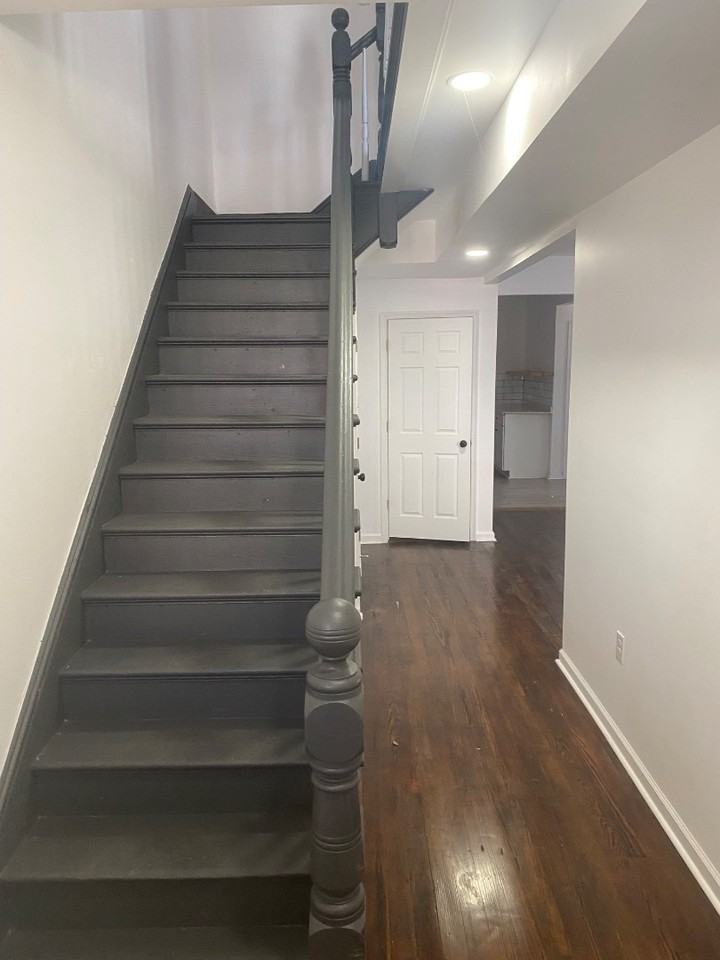 1107 Buchanan St - Photo 3 of 11