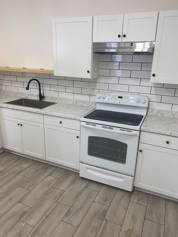 1107 Buchanan St - Photo 7 of 11