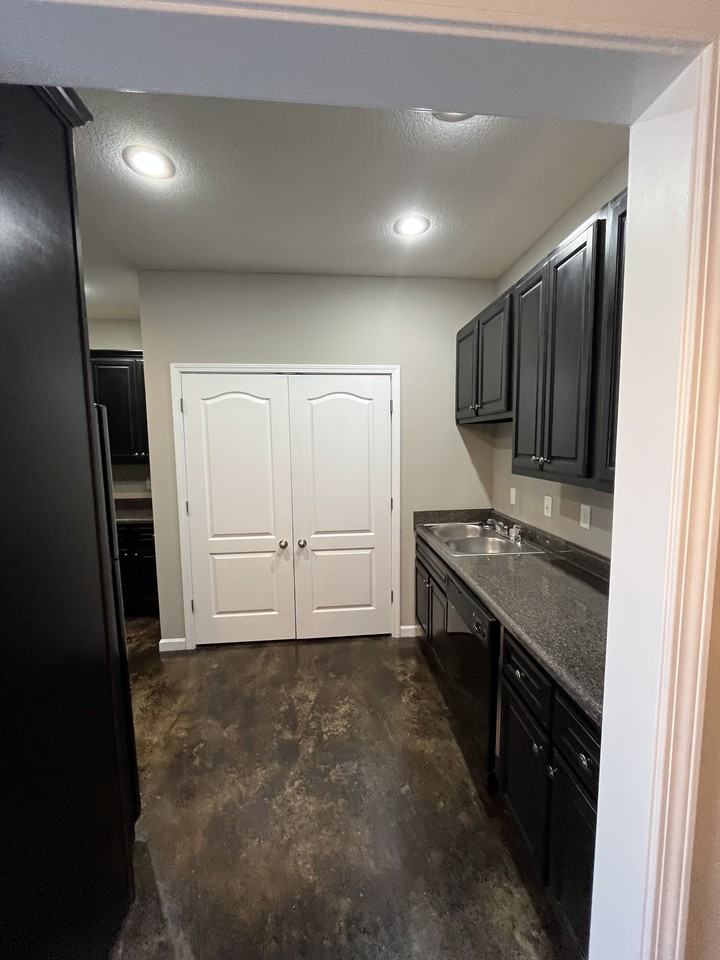 908 E Craighead Forest Rd #93 - Photo 5 of 16