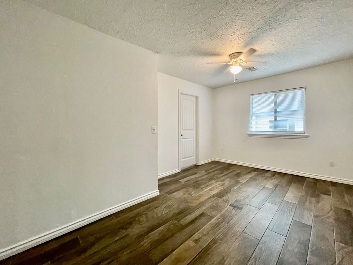 319 E Edwards St #1 - Photo 6 of 13