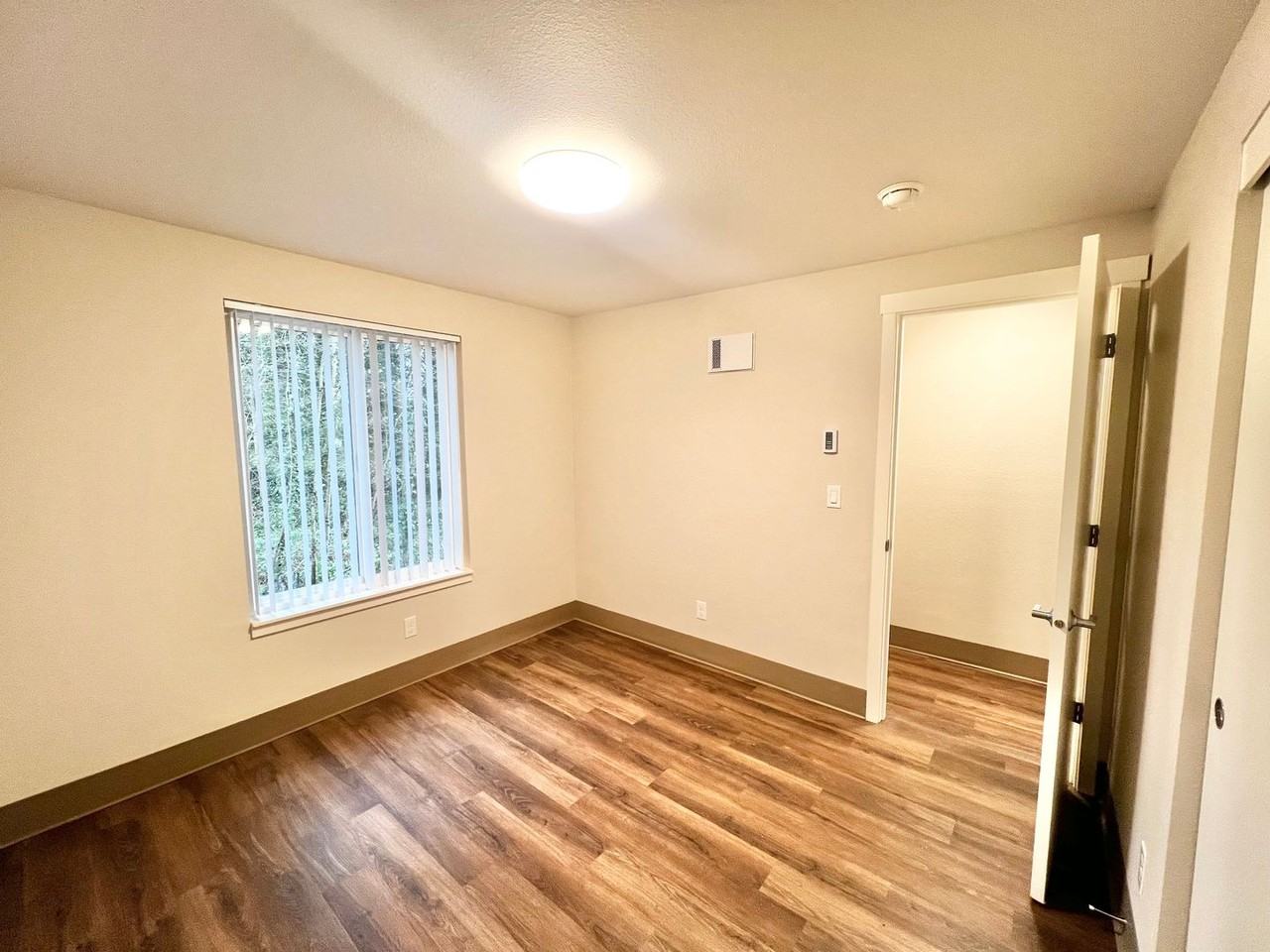 Cougar Creek Apartments - Photo 5 of 9